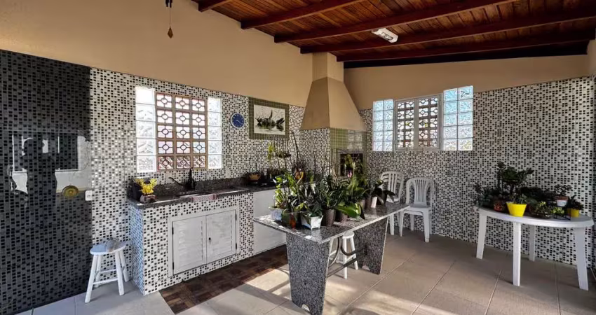 Casa com 4 quartos à venda na Rua Laércio Costa, Trindade, Florianópolis