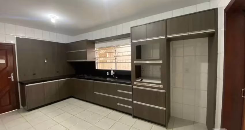 Casa com 3 quartos para alugar na Rua Manaus, Serraria, São José