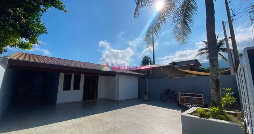 Casa com 3 Dormitórios sendo 2 suítes no Getuba em Caraguatatuba à venda