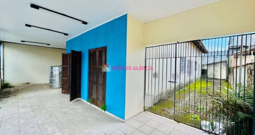 Casa térrea comercial no Jardim Primavera em Caraguatatuba/SP à venda