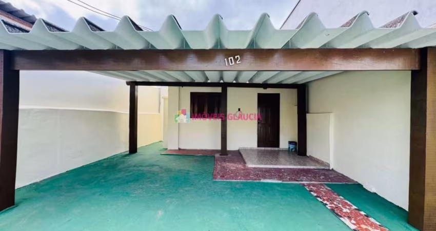 Casa com 4 dormitórios no Centro de Caraguatatuba, ao lado do Supermercado Shibata, Residencial ou Comercial à venda em Caraguatatuba/SP