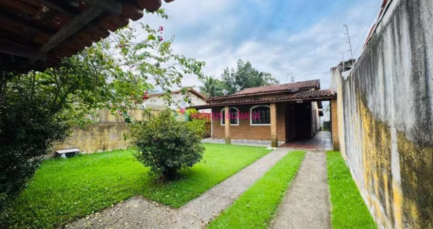 Casa com 2 dormitórios em terreno de 500m2 a 200 metros da Praia das Palmeiras em Caraguatatuba/SP à venda