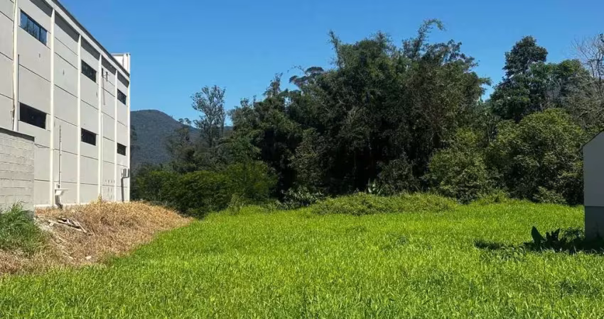Terreno 1.589,94 m² no lot. Jardins da Imperatriz