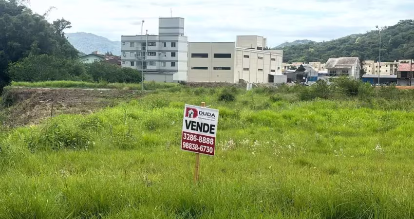 Terreno à venda na Vila Becker, Santo Amaro da Imperatriz 