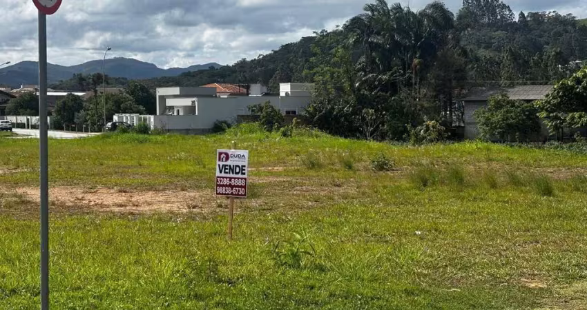 Terreno à venda na Vila Becker, Santo Amaro da Imperatriz 