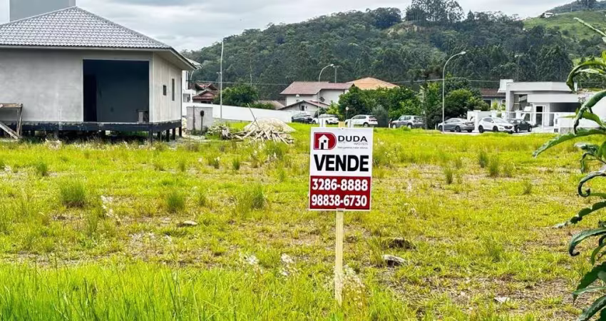 Terreno à venda na Vila Becker, Santo Amaro da Imperatriz 