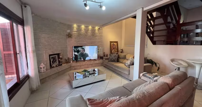 CASA SEMIMOBILIADA COM 3 SUÍTES NO BAIRRO COLINA SORISSO
