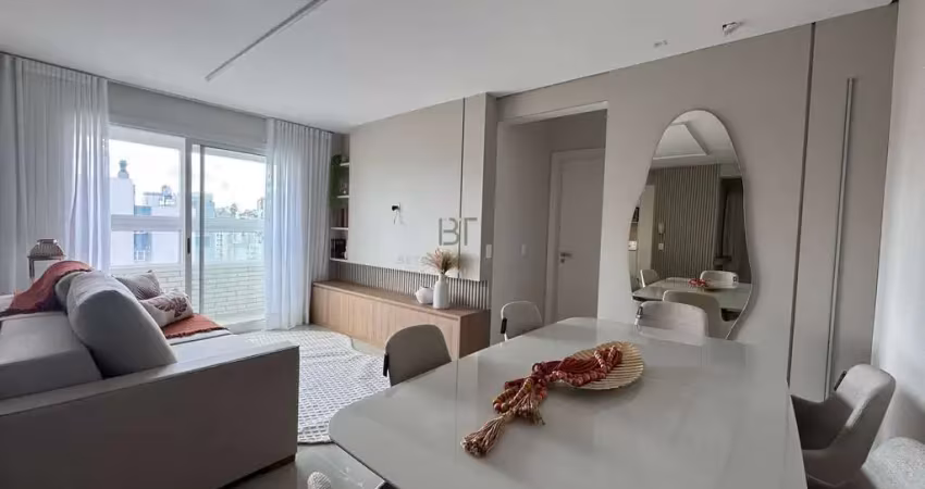 Apartamento decorado com 03 dormitórios sendo 01 suíte no bairro panazzolo em ca