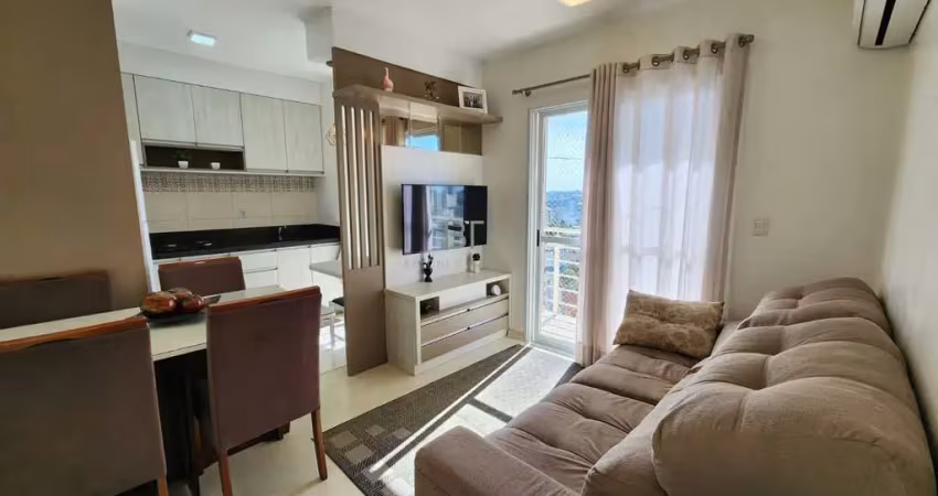 APARTAMENTO COM 02 DORMITÓRIOS E SACADA NO BAIRRO SAGRADA FAMILIA