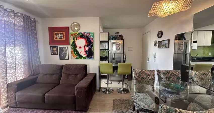 Apartamento 02 dormitórios com móveis planejados e 01 vaga de garagem no kayser