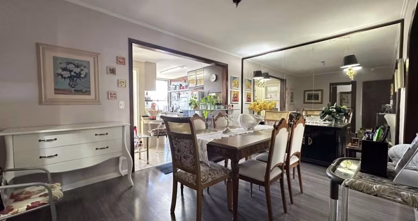 APARTAMENTO SEMIMOBILIADO 3 DORMITÓRIOS SENDO 1 SUÍTE  E 2 VAGAS NO RIO BRANCO