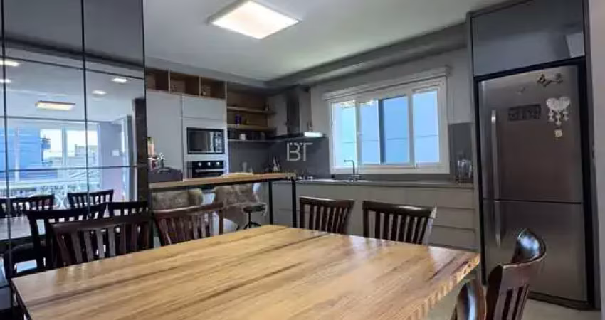 CASA SEMIMOBILIADA COM 437 M² NO BAIRRO BELA VISTA