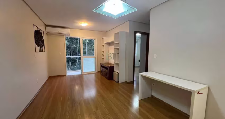 Apartamento semimobiliado 02 dormitórios  e 1 vaga no bairro vinhedos