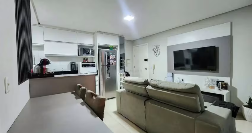 Apartamento semimobiliado com 02 dormitórios e 01 vaga no bairro cidade nova