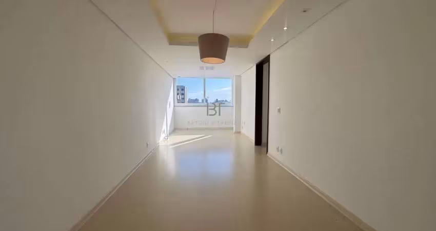 Apartamento semimobiliado com 3 dormitórios 1 suíte e 2 vagas no bairro pio x
