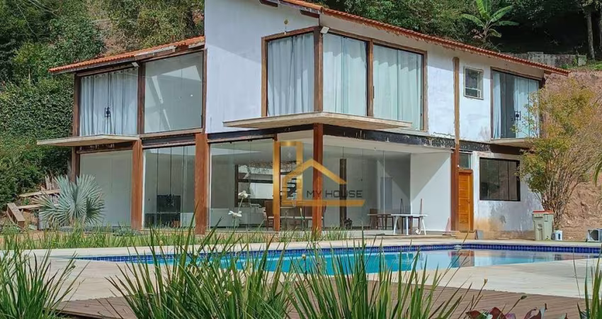 Sítio urbano à venda em Teresópolis com mais de 3.000m² de terreno plano