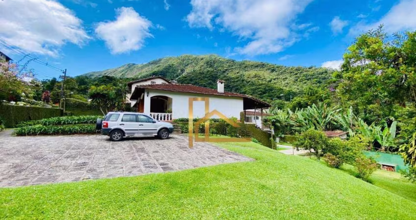 Casa principal linear 3 quartos sendo 1 suíte à venda, 230 m² por R$ 1.300.000 - 3 min da feirinha do Alto - Teresópolis/RJ