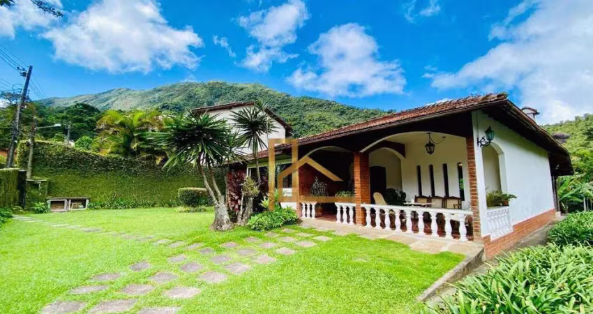 Casa principal linear 3 quartos sendo 1 suíte à venda, 230 m² - 3 min da feirinha do alto - teresópolis/rj