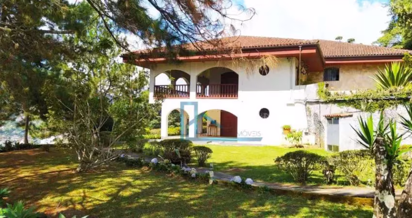 Casa com 5 suítes na melhor localização de teresópolis