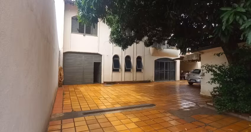 terreno c área 609m2 contendo duas casas bairro zona 02