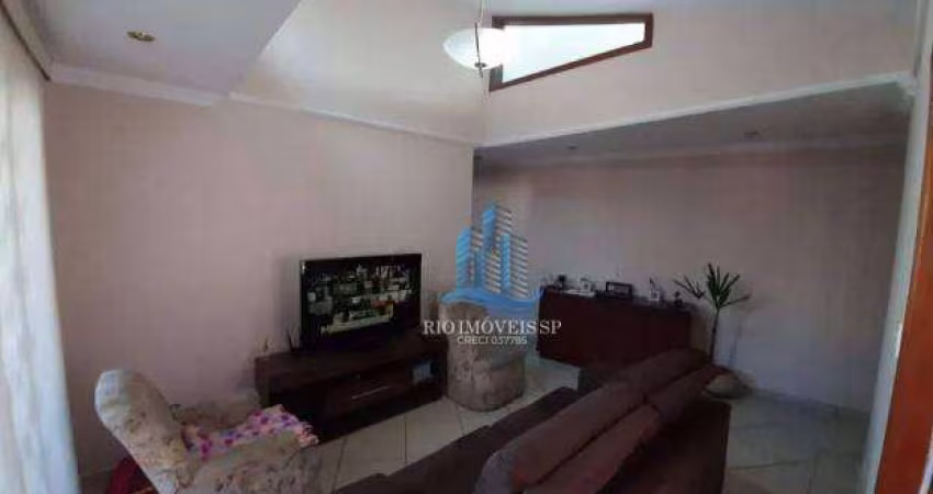 Sobrado com 2 dormitórios à venda, 158 m² por R$ 658.000 - Santa Maria - São Caetano do Sul/SP