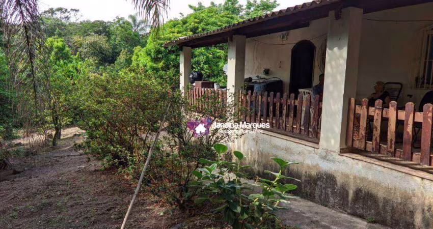 Chácara com 3 dormitórios à venda, 2000 m² por R$ 400.000,00 - Chacara Dora - Araçariguama/SP