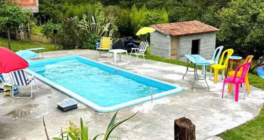 Vendo lindo sitio com piscina e lazer