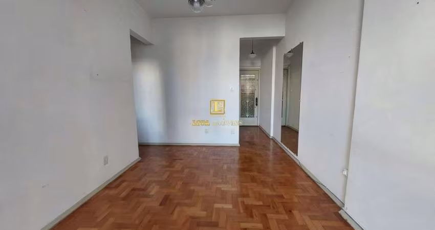 Apartamento sala quarto no centro com dependência