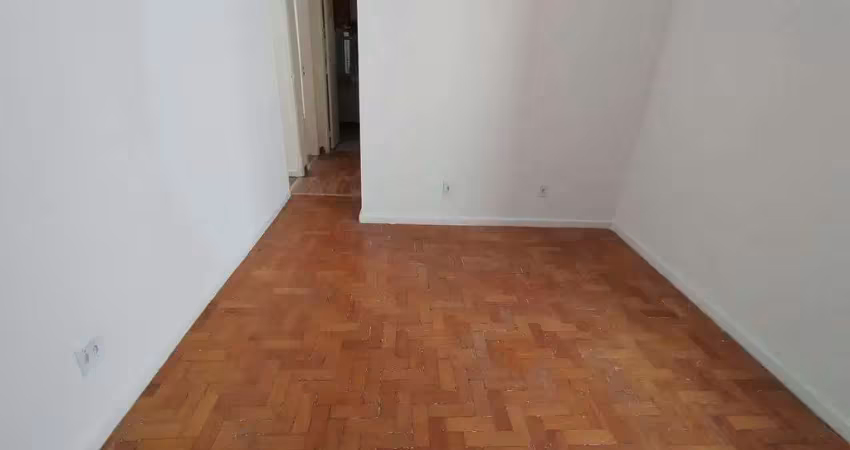 Apartamento de sala dois quartos, área de serviços, em centro rio de janeiro