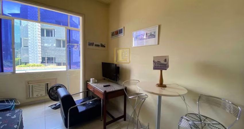 Apartamento na Rua Evaristo da Veiga no Centro do Rio de Janeiro