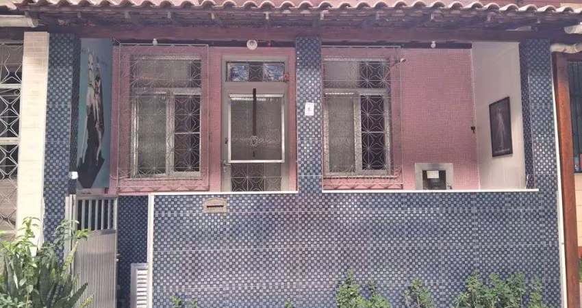 Casa de vila com garagem no engenho novo rio de janeiro