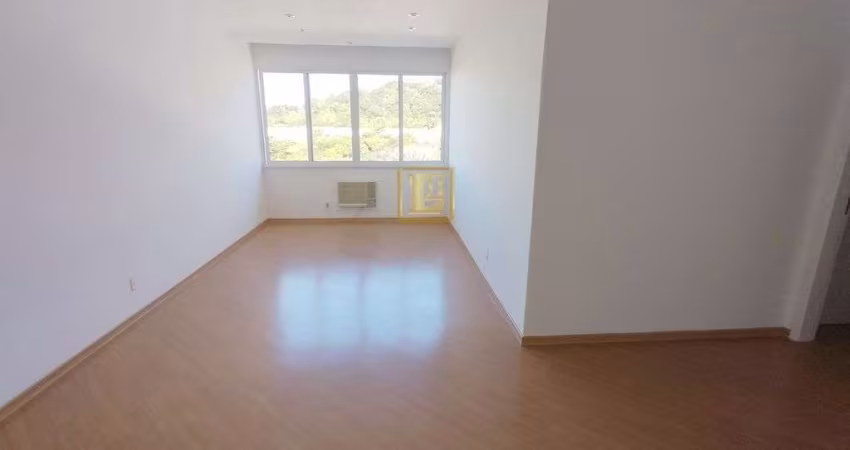 Apartamento de três Dormitórios e Garagem  para venda na Gávea Rio de Janeiro