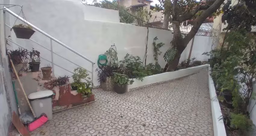 Casa à venda com 4 quartos, 2 banheiros 140m² por r$ 400.000