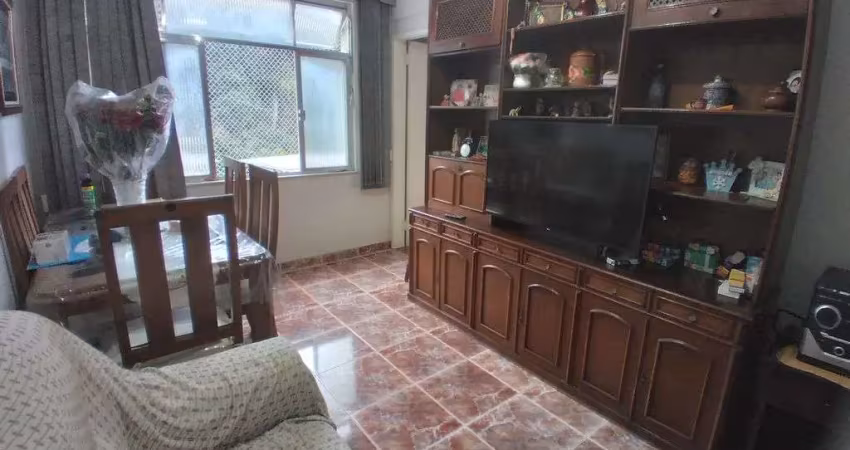 Apartamento à venda com um quarto e quarto dependência em santa teresa