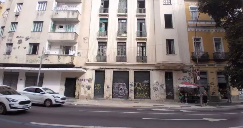 Prédio com vários conjugados no centro do rio para venda e localização excelente