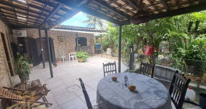 Casa à venda com 2 quartos (1 suíte), quintal amplo e árvores frutíferas – Oportunidade única!