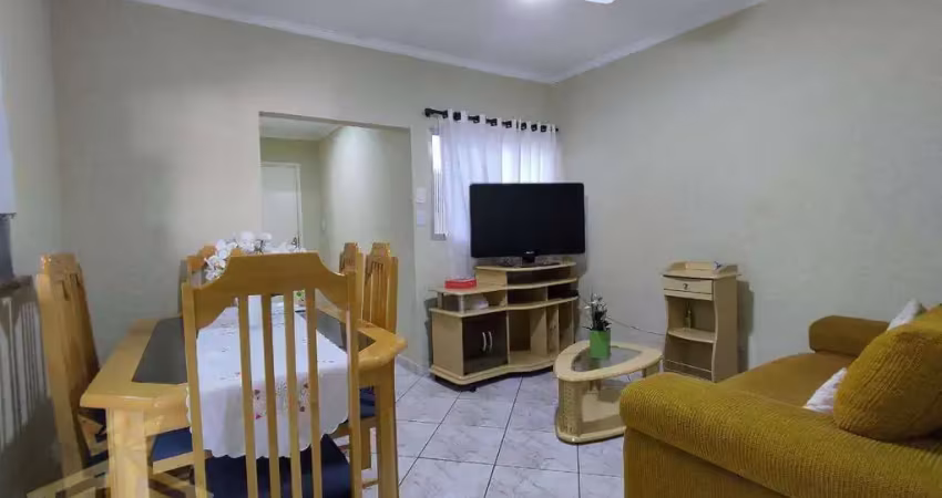 Apartamento de 2 quartos (1 suíte) no bairro de vila tupi - praia grande/sp