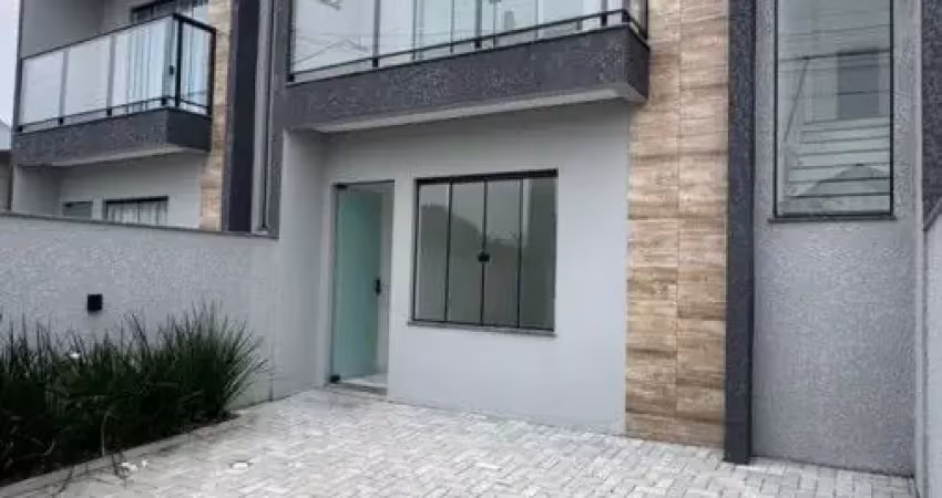 Lindo sobrado geminado novo com 2 suítes no bairro gravatá em navegantes/sc
