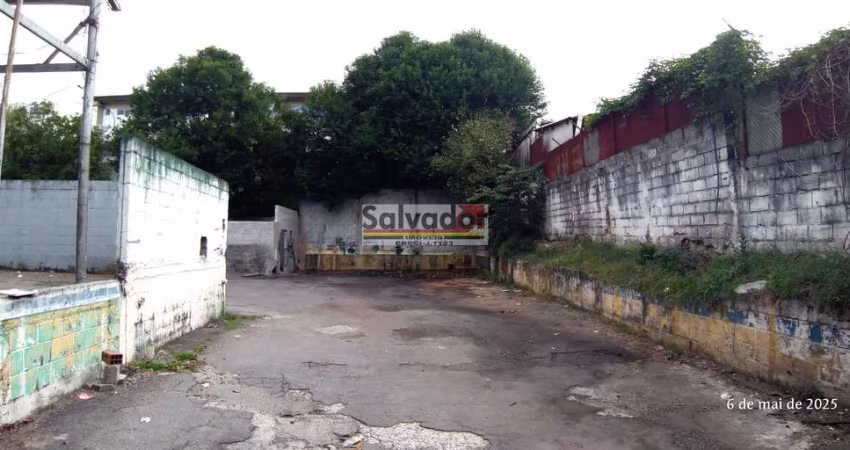 Terreno com 1500 m² na Vila das Mercês