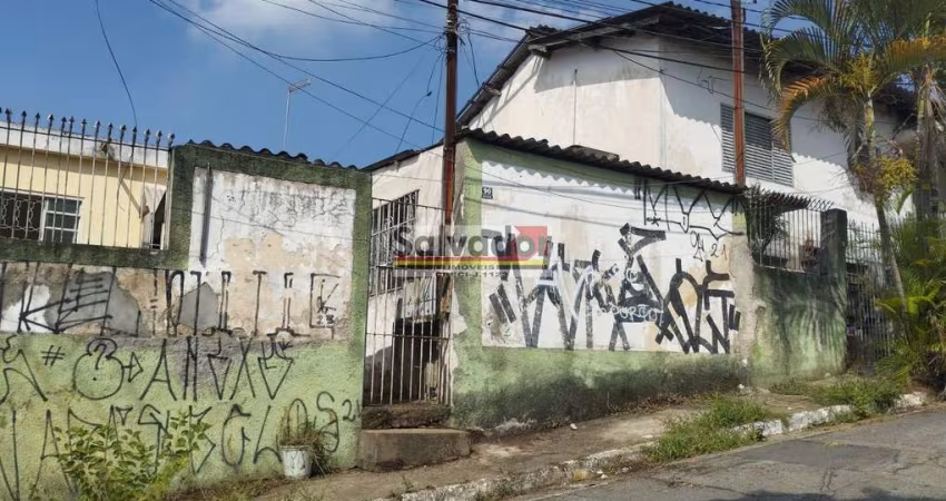 Terreno com 3 Casas Térreas na Vila Brasilina