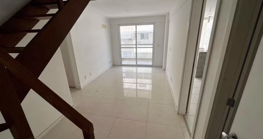 Cobertura Grand Village Freguesia - Rua Ituverava. 2 quartos com ampla área.