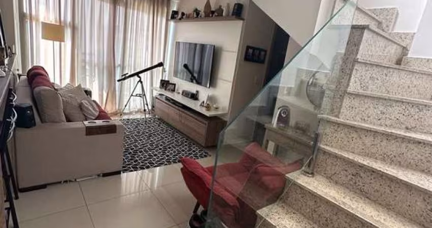 Cobertura a venda na Aroazes, com 3 quartos todo mobiliada. Piscina.