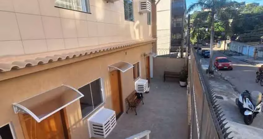 Kitnet/conjudado. todo reformado, espaço para máquina. ambiente familiar.