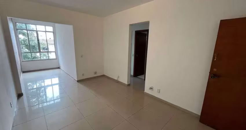 Estrada dos três rios, apartamento a venda com 2 quartos reformado. localização.