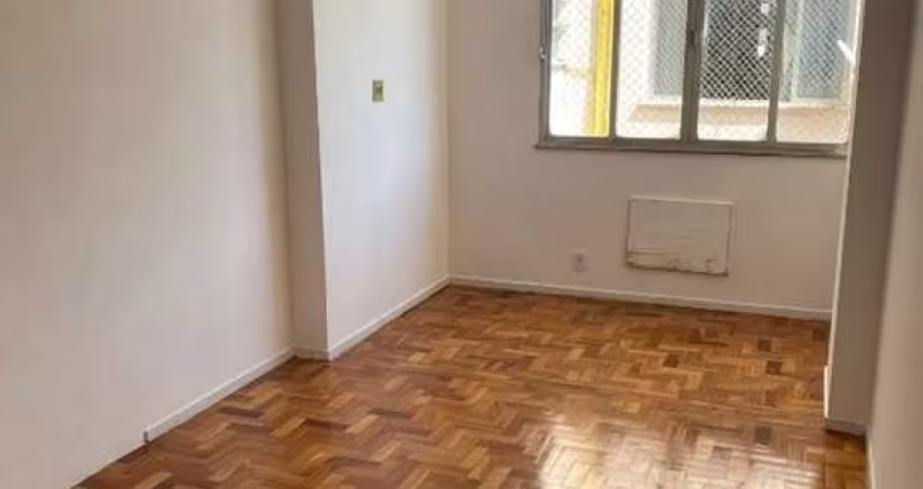 Apartamento a venda no Grajaú, 2 quartos com sala. 69m, Cozinha.