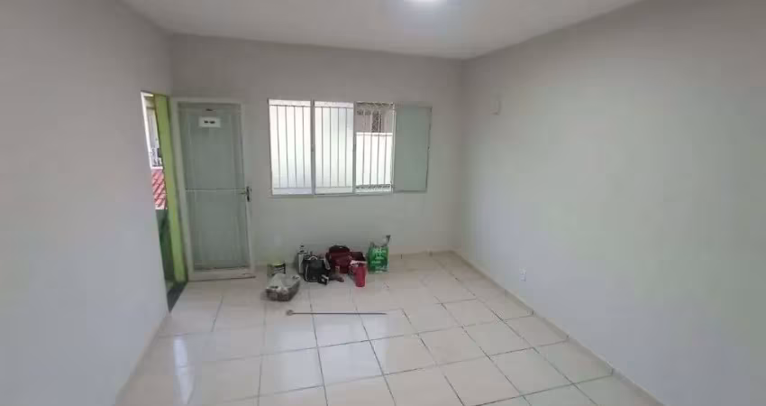 Casa de vila, sem condomínio. tipo condomínio fechado. 2 quartos com 1 vaga.