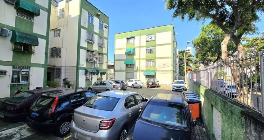 Oportundiade, irajá com 2 quartos. condomínio com quadra, churrasqueira e salão.