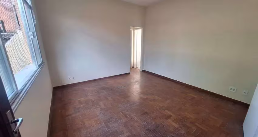 Rua capintuba, amplo 2 quartos mais dependência, 2 banheiros, próximo ao metrô