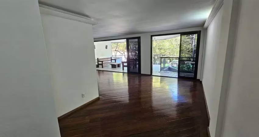 Rua clovis salgado,  amplo 3 quartos com suíte, varanda enorme, 2 vagas. 184m