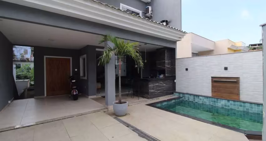 Vale do ipe, casa de condomínio com 223m, 4 quartos, suíte e 2 vagas. piscina.
